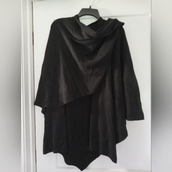 PULI Women's Large Cross Front Poncho Black EUC One Size - Picture 1 of 4